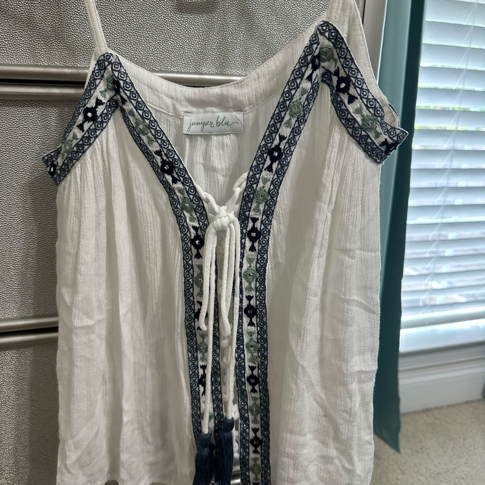 South Moon Under Blue and White Embellished Sleeveless Blouse